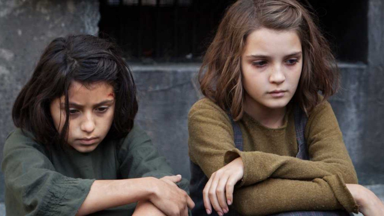 GALA VIDEO - L’amie prodigieuse : ce qu’il faut savoir sur les jeunes actrices Elisa del Genio et Ludovica Nasti