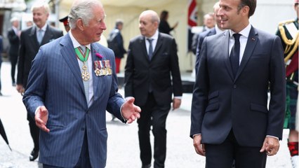 GALA VIDEO - PHOTO – Le prince Charles stylé avec ses lunettes de soleil