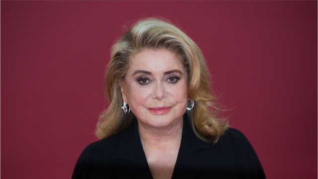 GALA VIDEO - Catherine Deneuve : quelles sont ses relations avec son ex-gendre Benjamin Biolay ?