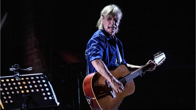 GALA VIDEO - Jean-Louis Aubert : qui est son fils Arthur, qui marche dans ses pas ?