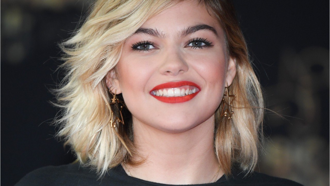 GALA VIDEO - Louane rend hommage à son papa décédé sur Instagram
