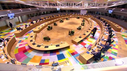 Ursula von der Leyen ameaça Rússia