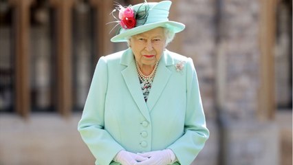 GALA VIDÉO - Mariage de Beatrice d'York : pourquoi Elizabeth II a précipitamment quitté la cérémonie