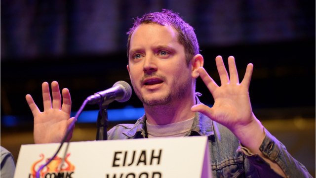 GALA VIDEO - Elijah Wood (Le Seigneur des anneaux) : qui est sa compagne ?