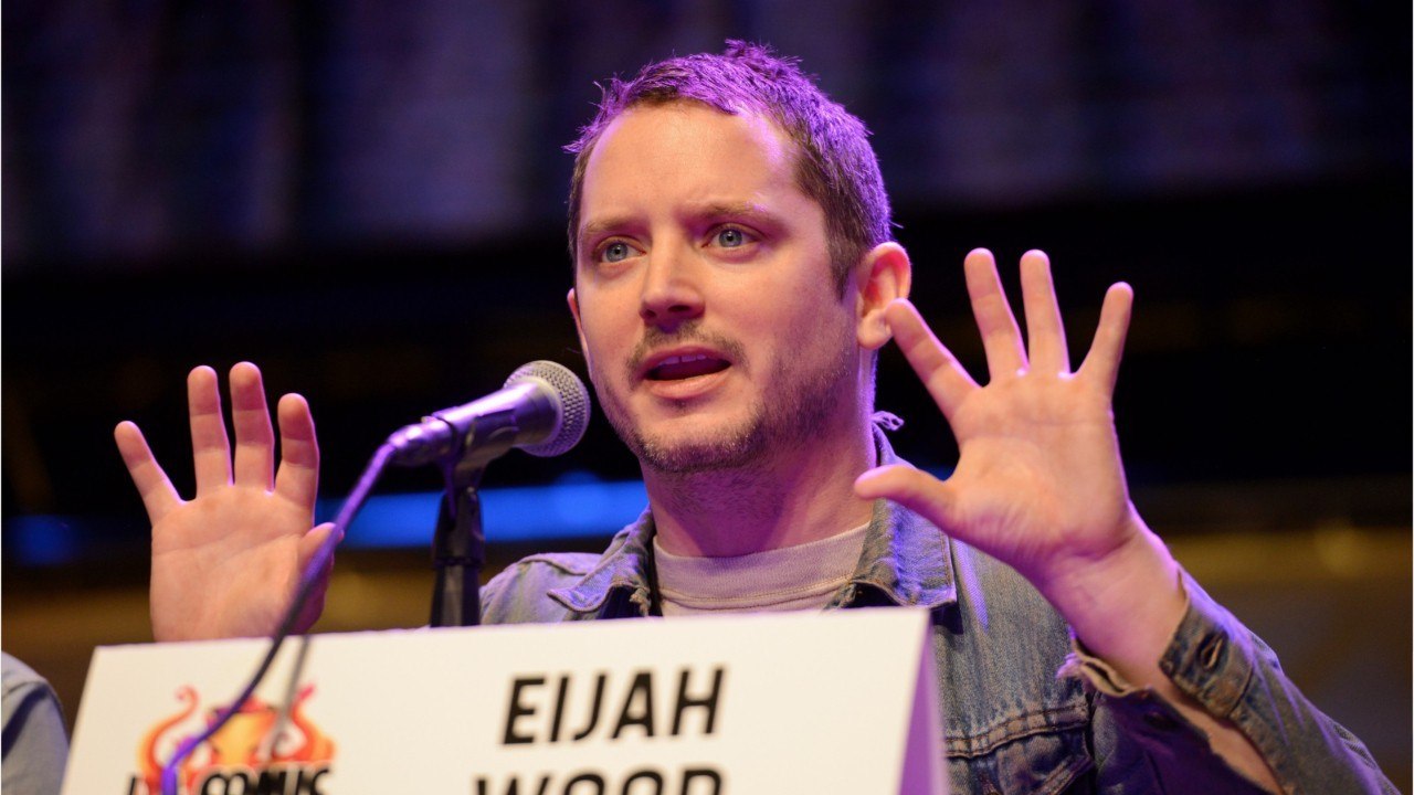 GALA VIDEO - Elijah Wood (Le Seigneur des anneaux) : qui est sa compagne ?