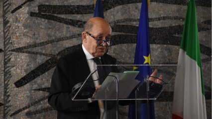 GALA VIDEO - Jean-Yves Le Drian inflexible, son officier de sécurité en fait les frais