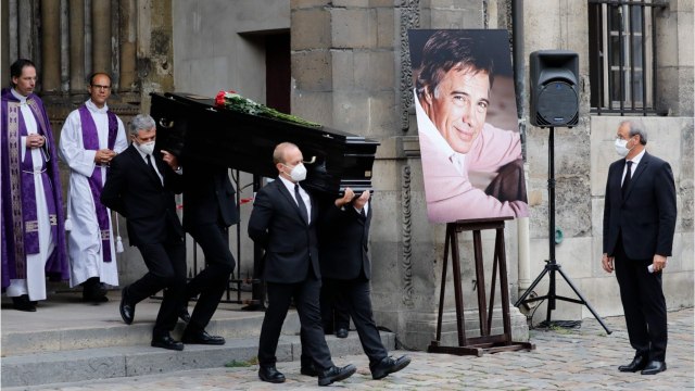 GALA VIDEO - Mort de Guy Bedos : ses voeux exaucés, il rejoindra « sa tombe en Corse lundi
