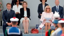 GALA VIDEO - Brigitte et Emmanuel Macron bousculés lors d’une promenade : échanges très tendus