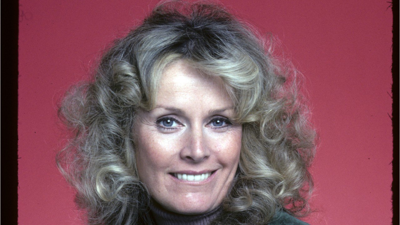 GALA VIDEO - John Travolta maudit : avant Kelly Preston, cette 1ere compagne décédée d’un cancer du sein