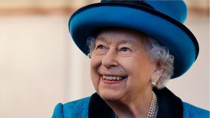 GALA VIDEO - Elizabeth II : quel est vraiment le montant de sa fortune personnelle ?