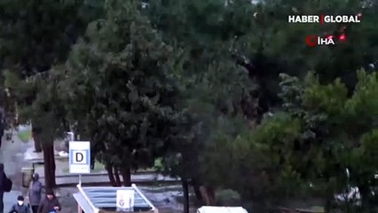 Gece başlayan kar yağışı İstanbul'da etkili olmaya devam ediyor