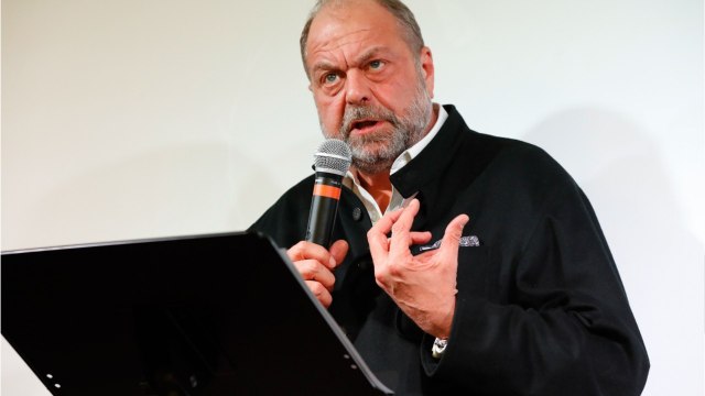 GALA VIDEO - Eric Dupond-Moretti déconfiné: son amusant clin d’œil à sa compagne Isabelle Boulay