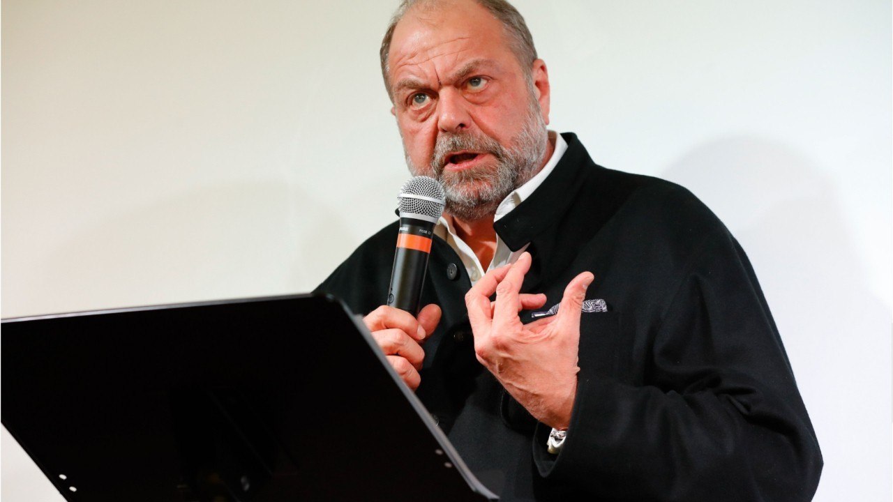 GALA VIDEO - Eric Dupond-Moretti déconfiné: son amusant clin d’œil à sa compagne Isabelle Boulay