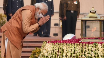 50th Vijay Diwas: PM pays tribute to martyrs at War Memorial