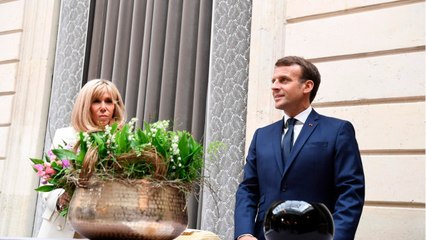 GALA VIDEO - Pourquoi Emmanuel Macron bombarde à nouveau ses proches de SMS