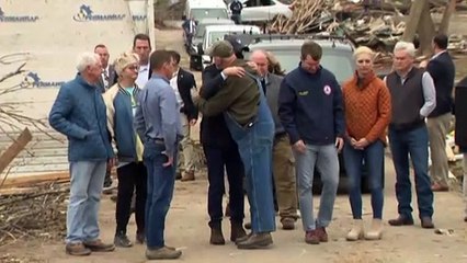 Támogatást ígért a tornádók túlélőinek az amerikai elnök Kentuckyban