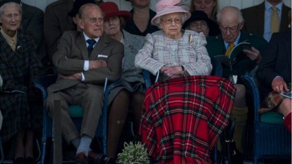 GALA VIDEO : Le prince Philip, confiné avec Elizabeth II, sort enfin du silence