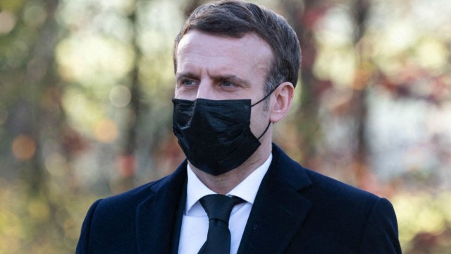 GALA VIDEO - Plus de secret ! Emmanuel et Brigitte Macron sont bien au fort de Brégançon pour les fêtes.