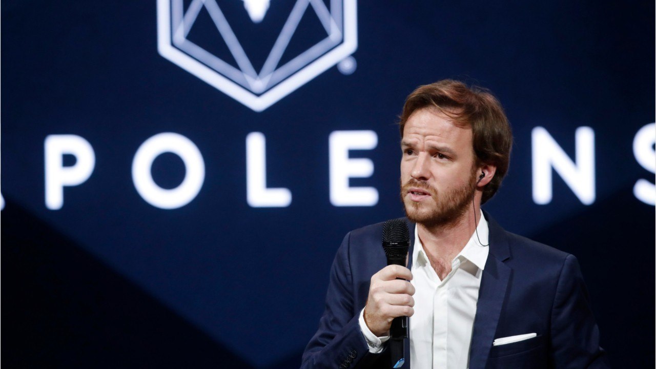 GALA VIDEO - Qui est Alexandre Kouchner, le fils de Bernard Kouchner et Christine Ockrent ?