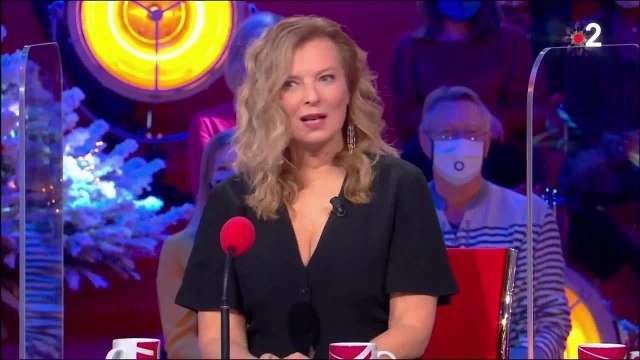 GALA VIDÉO - Valérie Trierweiler amère au sujet de François Hollande ? Cette pique remarquée
