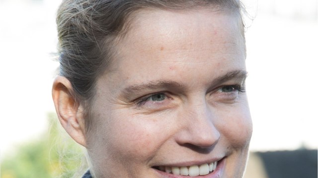 GALA VIDÉO - Sarah Biasini se confie sur sa mère Romy Schneider : quand « j'entends son nom, j'entends sa mort