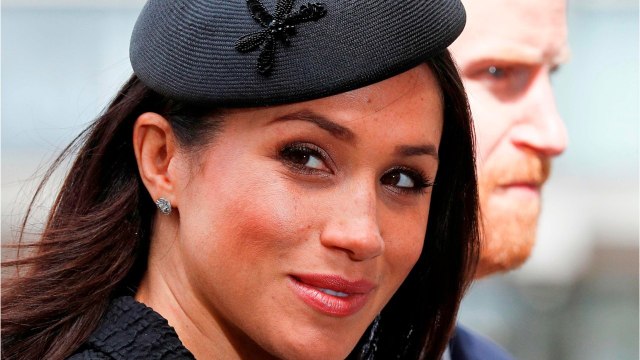 GALA VIDEO - « C'est quand même extraordinaire… : Meghan Markle et Harry encore raillés par un ex-conseiller de la reine.