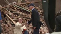Biden visita a los afectados por los tornados