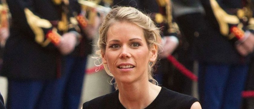 GALA VIDÉO – Tiphaine Auzière, la fille de Brigitte Macron en vacances : elle a les mêmes jambes fuselées que sa mère !