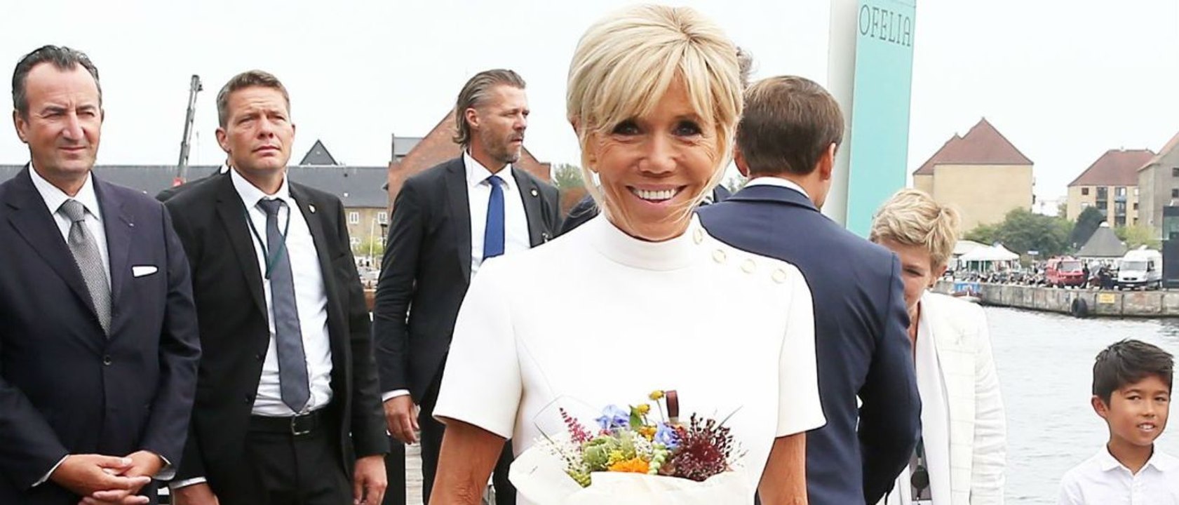GALA VIDEO - Brigitte Macron : pourquoi elle rallonge ses jupes ?