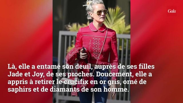 Laeticia Hallyday : pourquoi elle ne porte pas toujours la croix de Johnny Hallyday ?