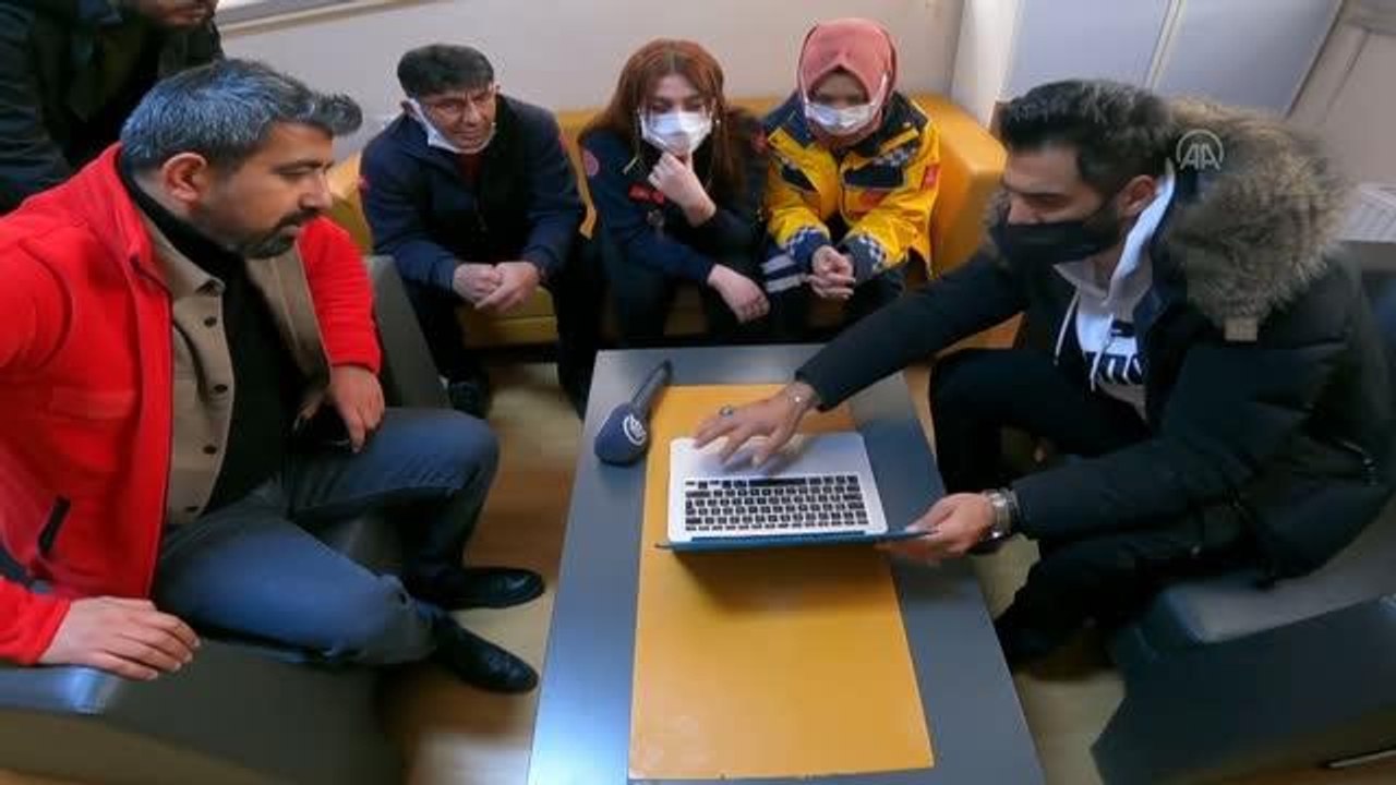 112 Acil Servis çalışanları AA'nın "Yılın Fotoğrafları" oylamasına katıldı