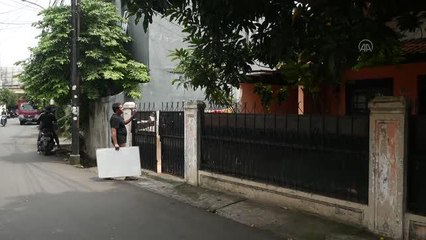 Endonezya'da Arakanlı çocuklara gönüllü eğitim veriliyor