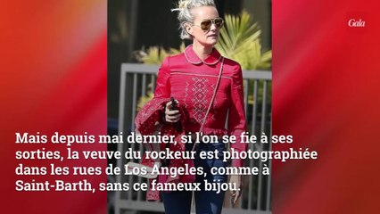 Laeticia Hallyday : où est passée la croix de Johnny ?