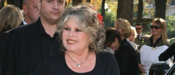 GALA VIDÉO - La confidence gênante de Brigitte Bardot et John Lennon