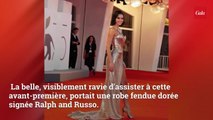 GALA VIDEO - Bruna Marquezine : la compagne de Neymar, incendiaire dans une robe ultra fendue