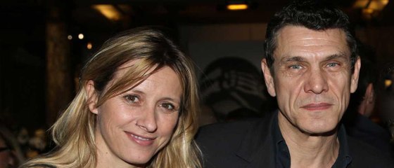 GALA VIDEO - Après des vacances de rêve à Saint-Barth, Roman, le fils de Marc Lavoine et Sarah Poniatowski a fait sa rentrée au collège