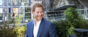 GALA VIDEO - Le prince Harry ne quitte jamais son bracelet fétiche, découvrez la raison