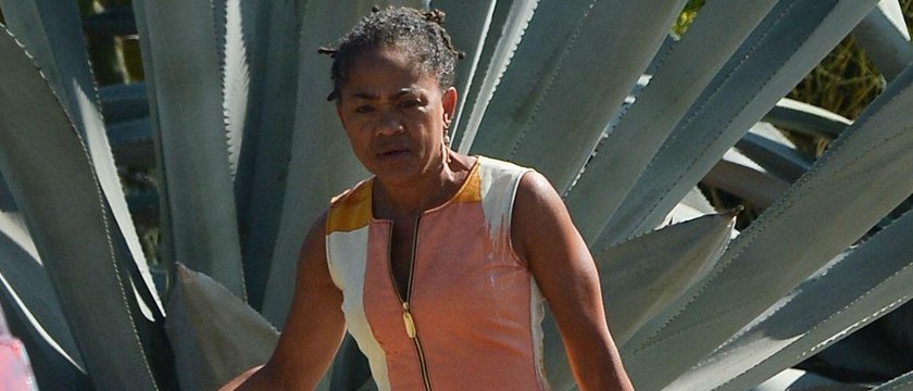 GALA VIDEO – Doria Ragland, mère de Meghan Markle: impatiente de serrer sa fille dans ses bras