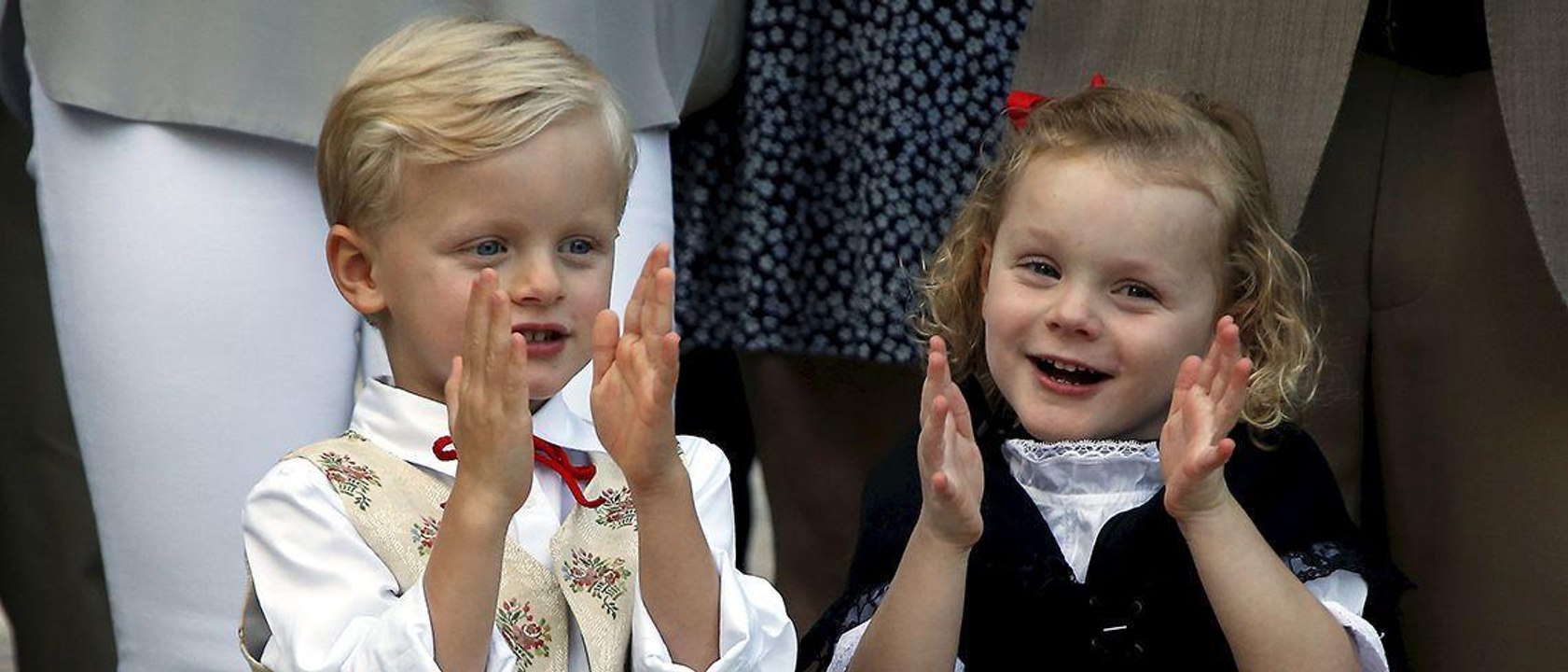 GALA VIDEO - Gabriella et Jacques de Monaco, craquants, stars du grand pique-nique des Monégasques