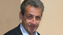 GALA VIDEO - Nicolas Sarkozy dévoile sa chanson préférée de Carla Bruni… et ce n'est pas elle qui la chante