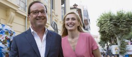 GALA VIDEO – François Hollande et Julie Gayet, en amoureux pour le concert d’Alain Souchon