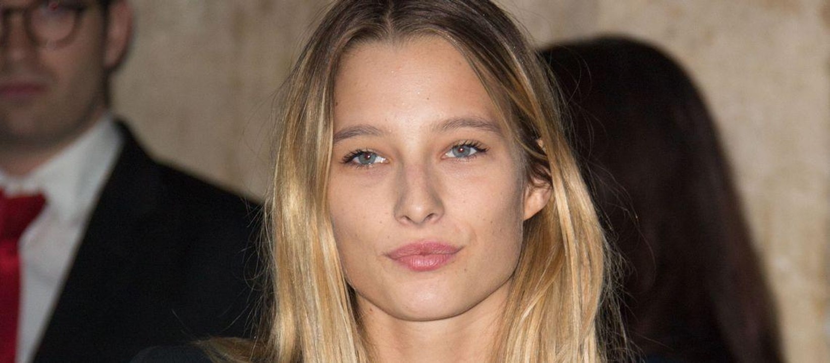 GALA VIDEO – Ilona Smet en maillot de bain noir à lacets, elle captive ses fans