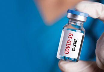 بعد "وباء" عام 2020 تحوّلت كلمة عام 2021 إلى "لقاح"