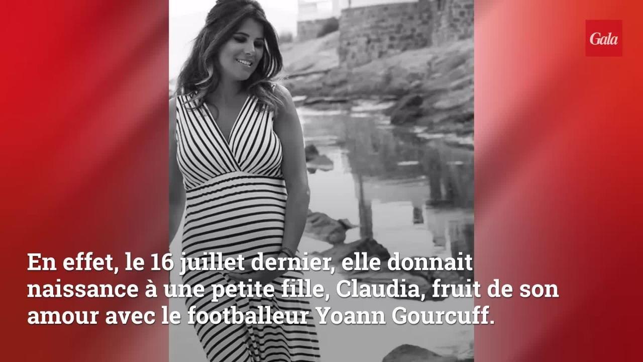 PHOTO – Karine Ferri, rayonnante à la plage et déjà bien amincie un mois après la naissance de son 2e enfant