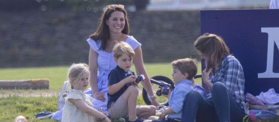 GALA VIDEO - Les photos du Prince George qui font polémique