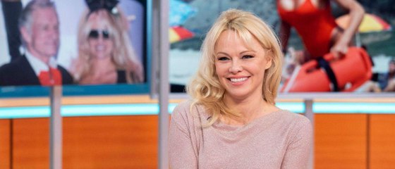 GALA VIDEO - Pamela Anderson amoureuse, son message à Adil Rami