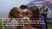 GALA VIDEO – Quand Hugo Lloris embrasse la Coupe du monde, ses deux petites filles l’imitent