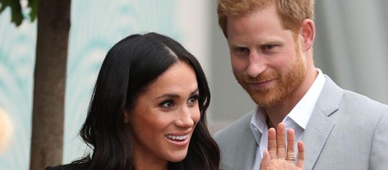 GALA VIDEO - Quand Meghan et Harry se croient seuls au monde et se taquinent en public