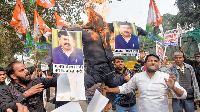 Youth Congress burns effigies of Ajay Teni on Delhi streets