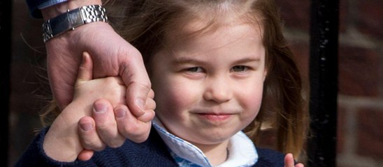 GALA VIDEO - La princesse Charlotte porte-t-elle toujours la même robe ? Les photos qui intriguent